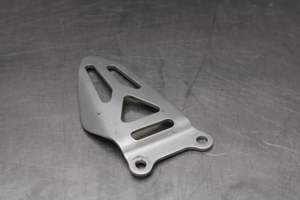 11-24 SUZUKI GSXR750 RIGHT REARSET REAR SET HEEL GUARD COVER BB810