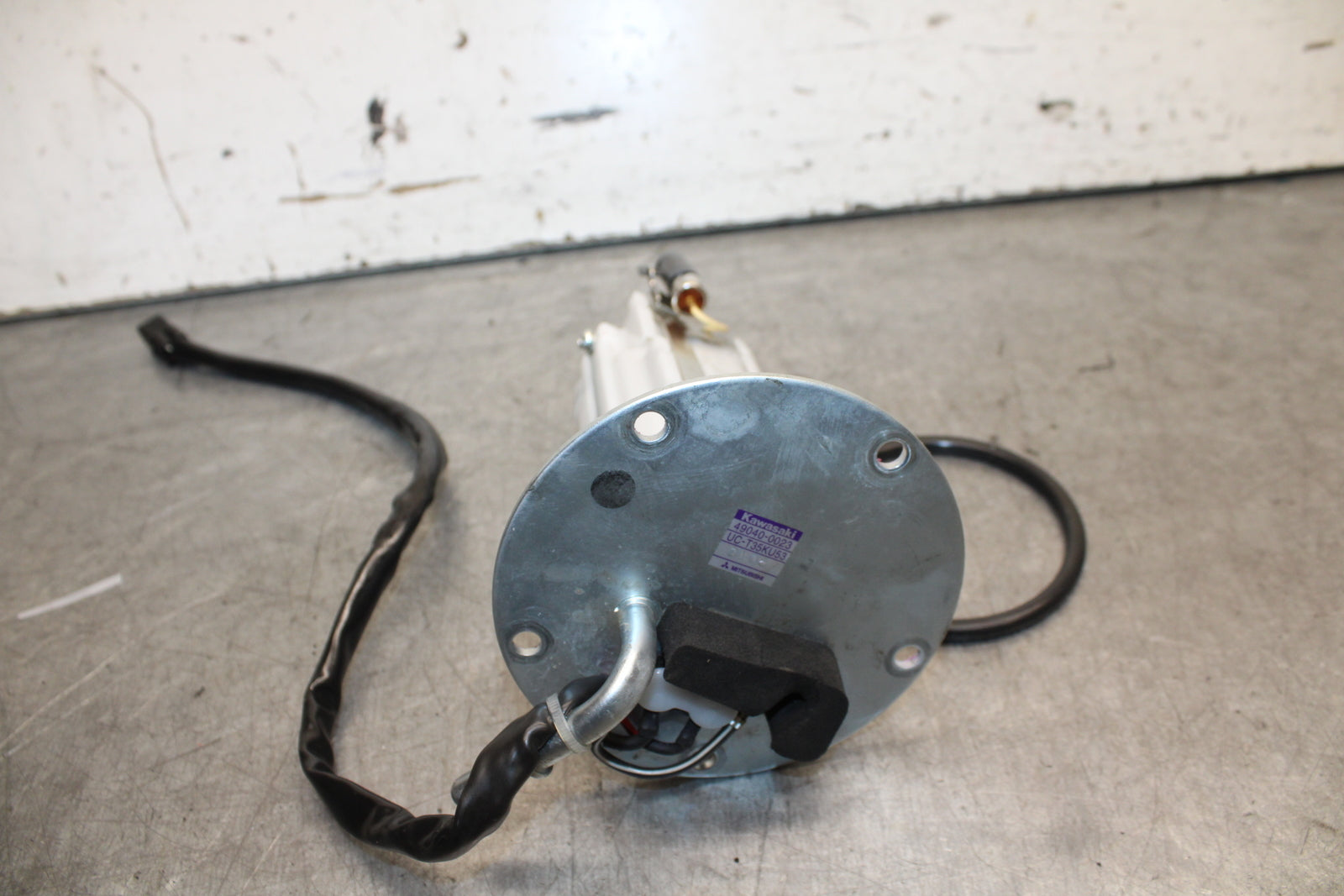 13-18 KAWASAKI NINJA ZX6R FUEL PUMP GAS PETROL SENDER UNIT 49040-0023 BB666