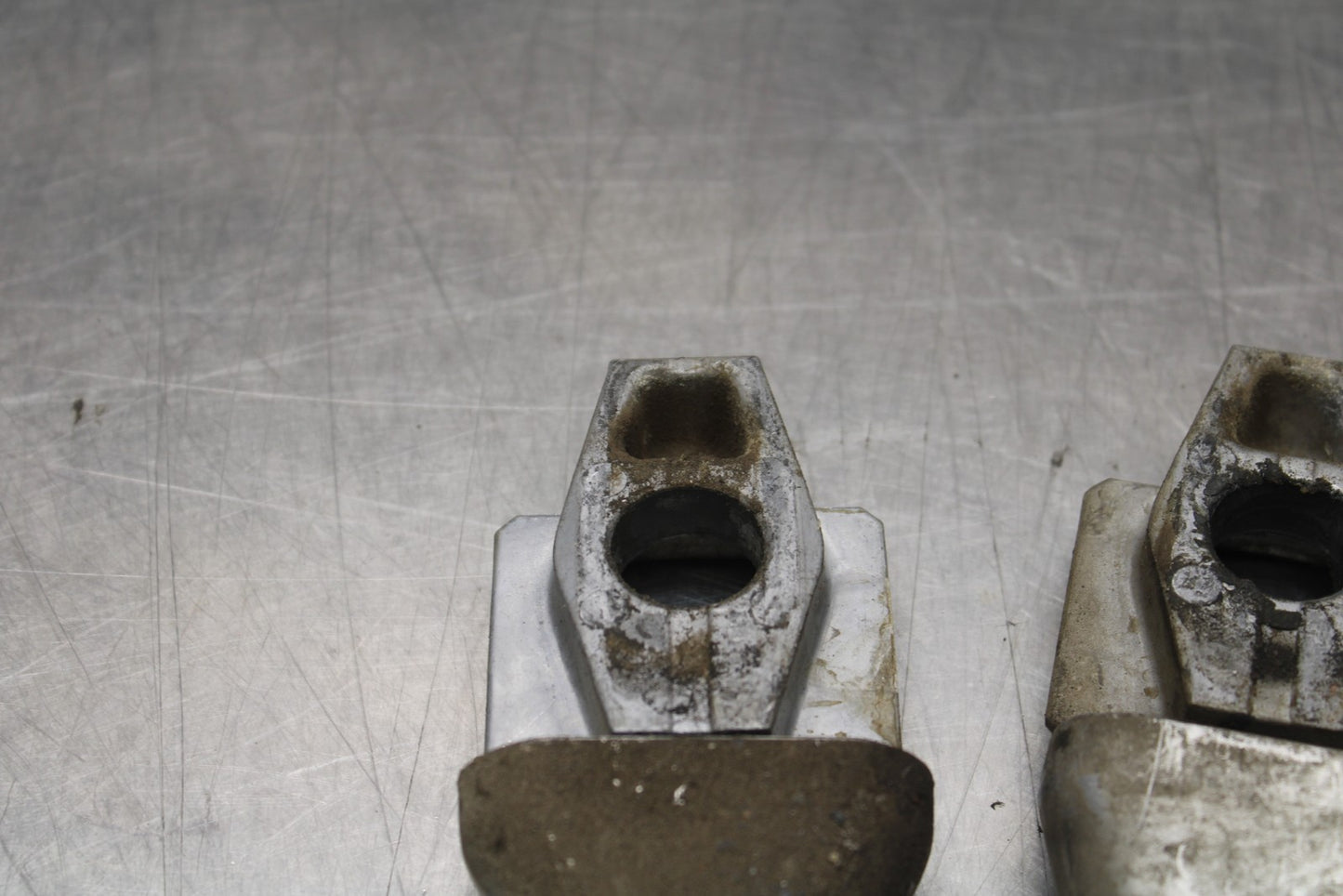 09-10 KAWASAKI ER-6N SWINGARM CHAIN TENSIONER ADJUSTMENT BRACKETS  BB205