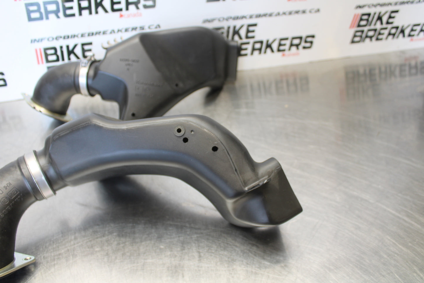 23-24 KAWASAKI NINJA ZX14R NEW!! RIGHT LEFT AIR INTAKE DUCTS BB169
