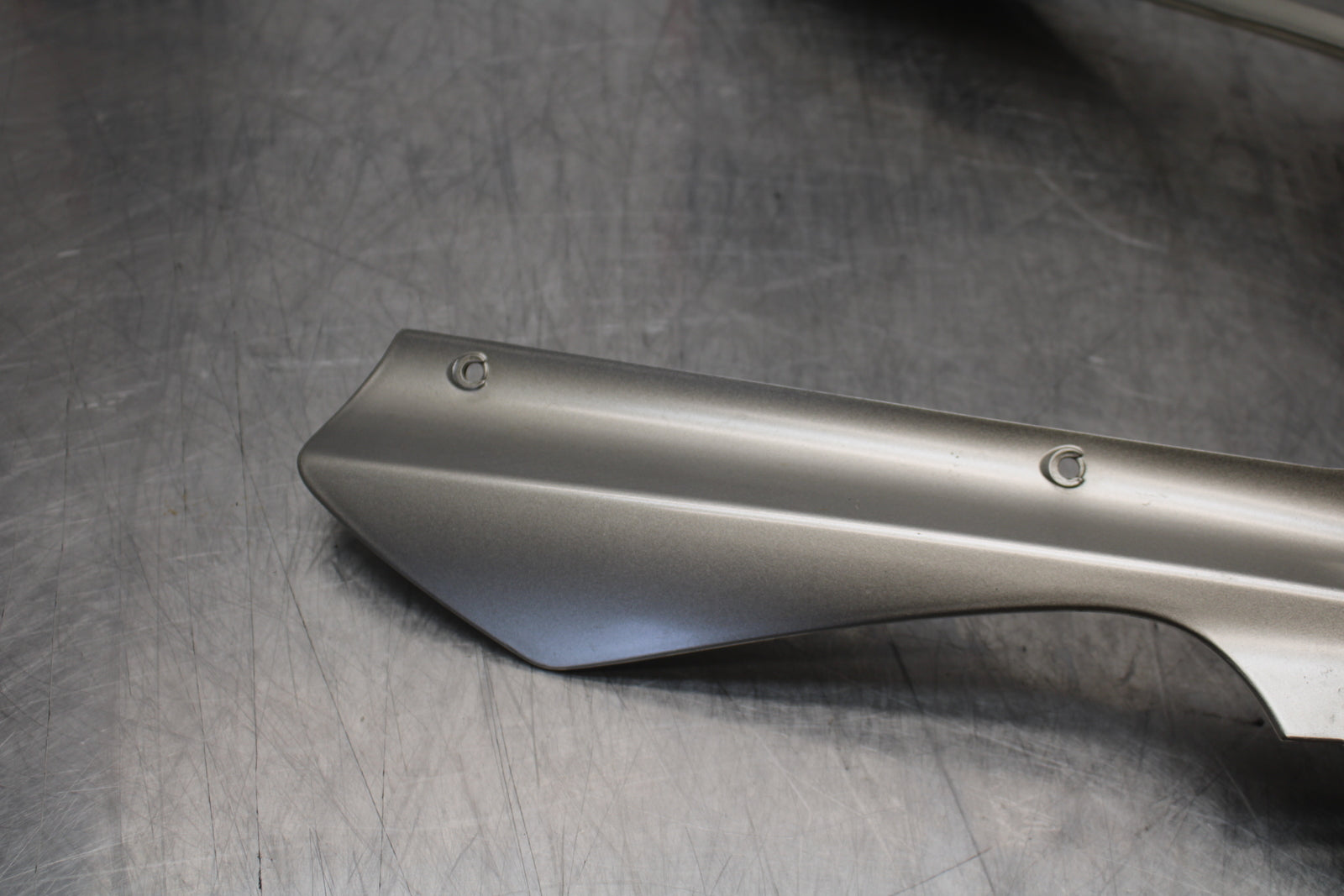 04-05 KAWASAKI NINJA ZX10R FRONT CENTER COWL FAIRING BB163