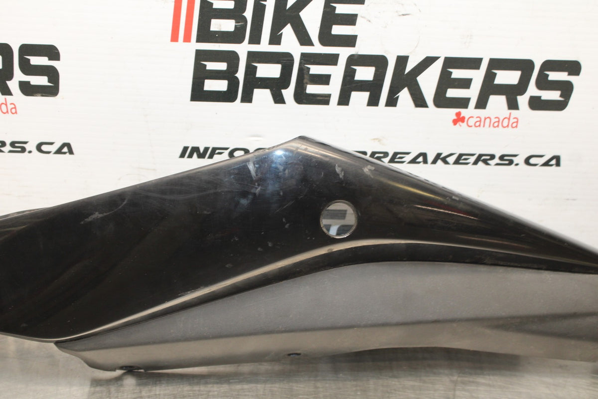23 YAMAHA YZF R3 LEFT REAR BACK TAIL FAIRING COWL SHROUD BB806