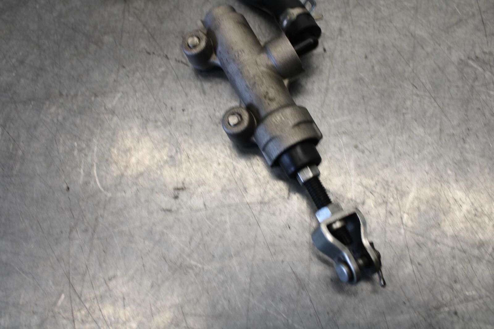 08-10 SUZUKI GSXR 600  REAR BACK BRAKE MASTER CYLINDER W RESERVOIR BB101