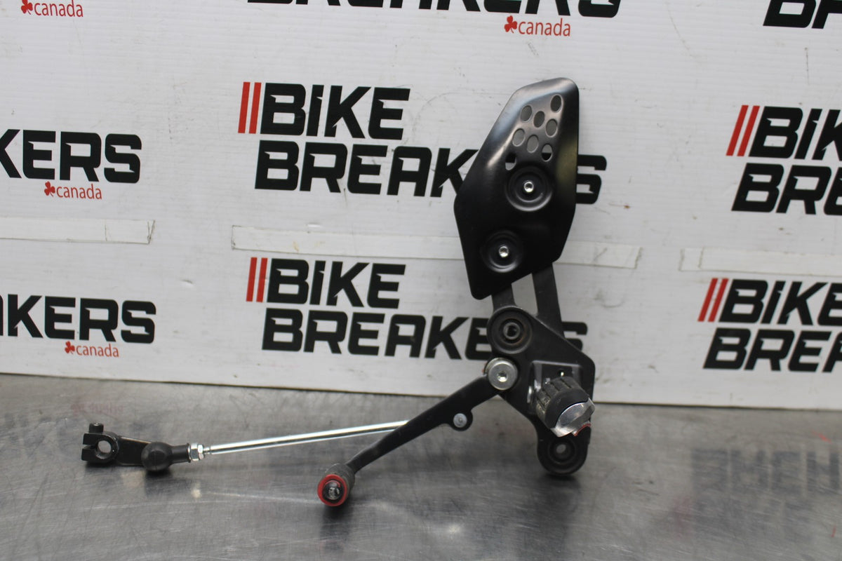 23-24 YAMAHA MT-07 LEFT REARSET REAR SET FOOT PEG W SHIFTER BB927