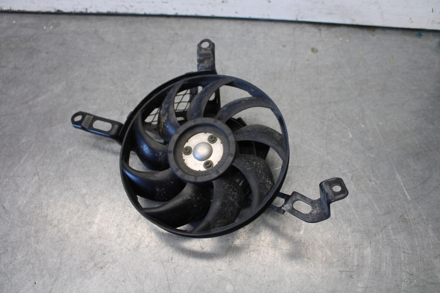 05-06 SUZUKI GSXR1000 ENGINE RADIATOR COOLING FAN 17800-41G00 BB663