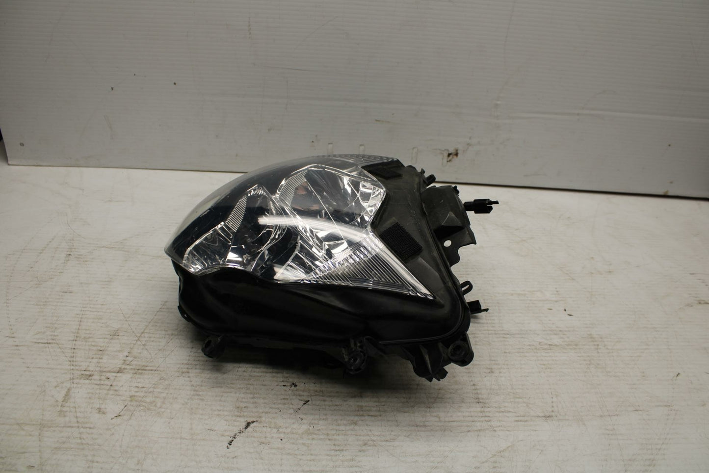 11-17 SUZUKI GSXR750 FRONT HEADLIGHT HEAD LIGHT LAMP 35100-14J31-999 BB306