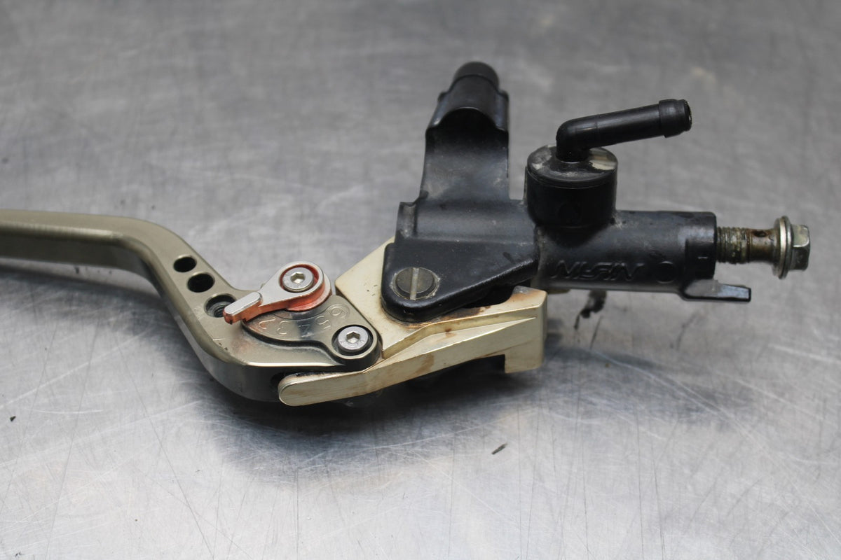06 SUZUKI SV650S FRONT BRAKE MASTER CYLINDER w/ LEVER BB783