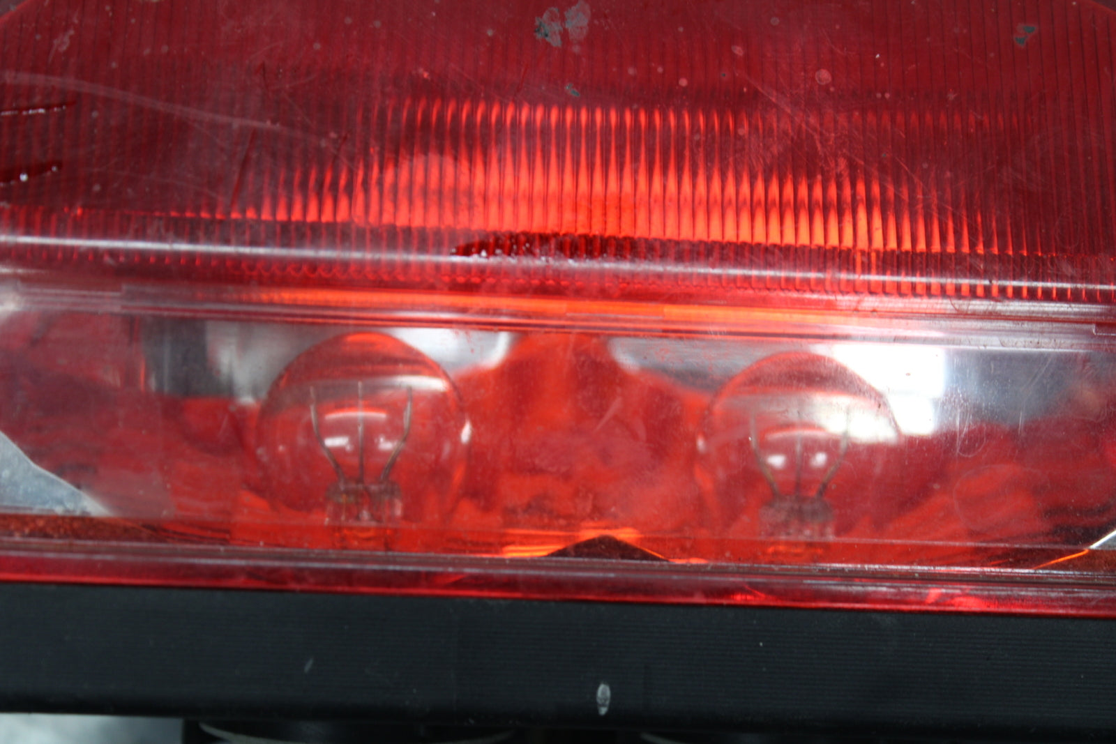 03 KAWASAKI ZX12R  REAR TAIL TAILLIGHT BACK BRAKE LIGHT BB472