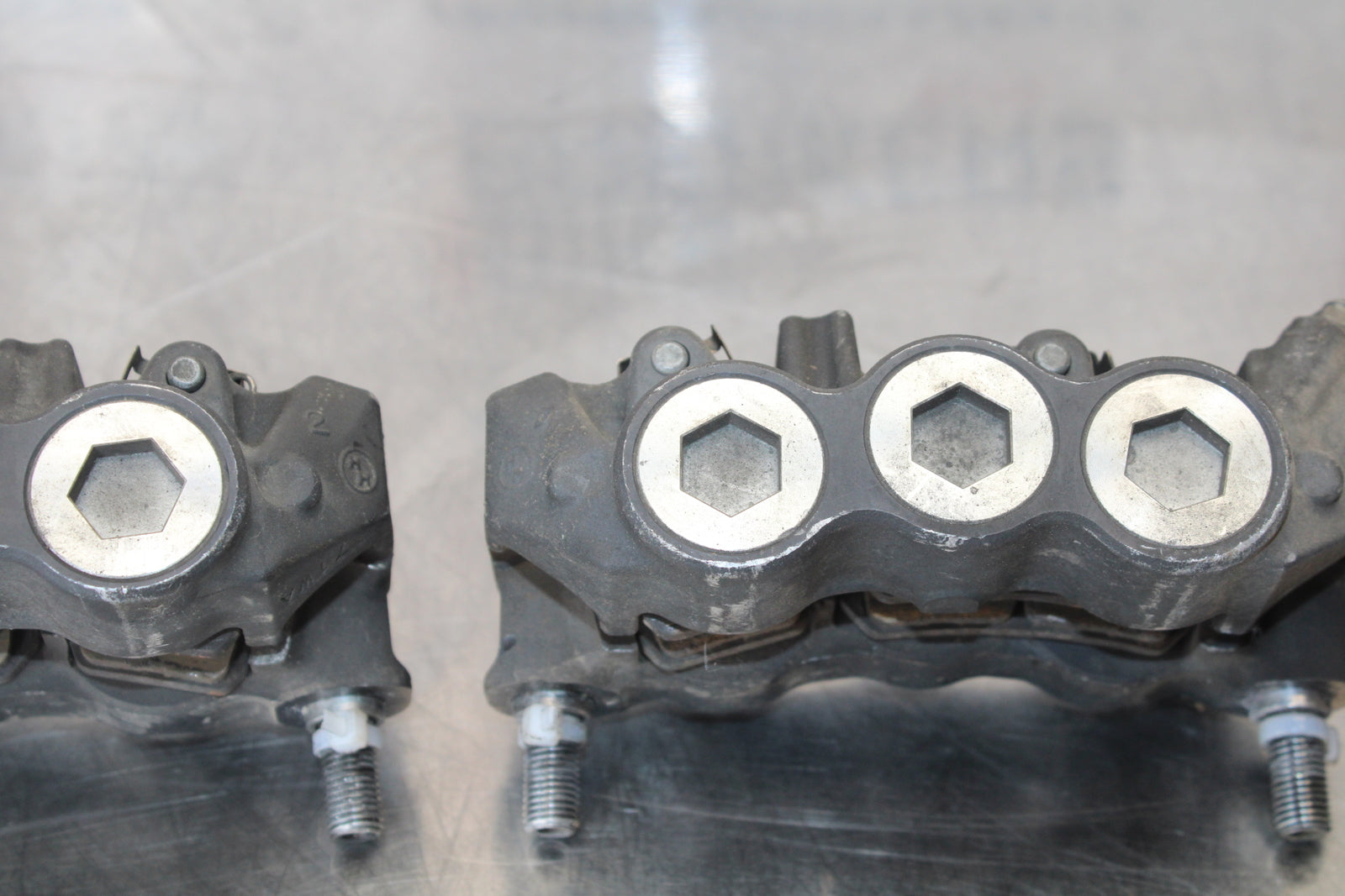 07-08 YAMAHA YZF R1 RIGHT LEFT FRONT BRAKE CALIPER SET PAIR CALIPERS BB160
