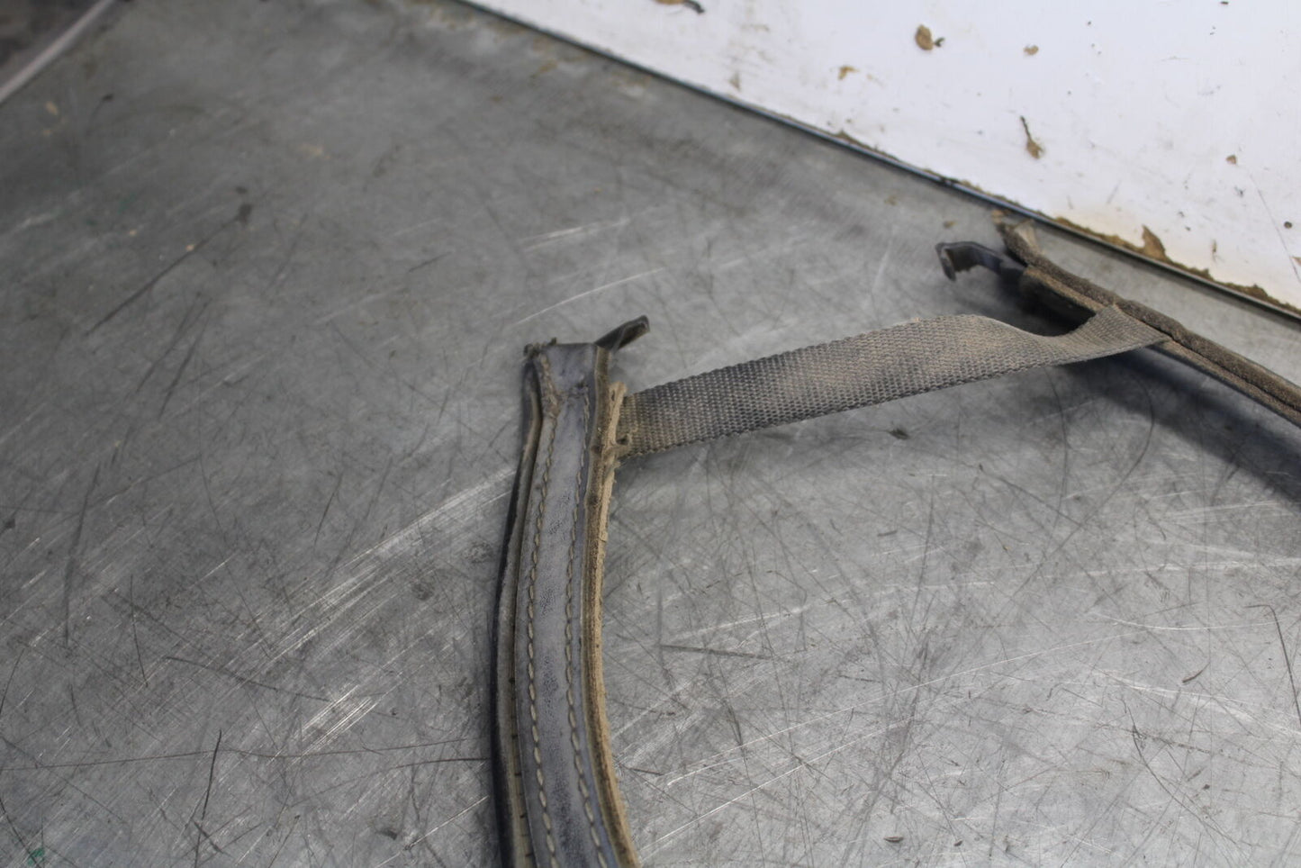 02-04 HONDA VTX1800S GAS TANK FUEL CELL BELT BB712