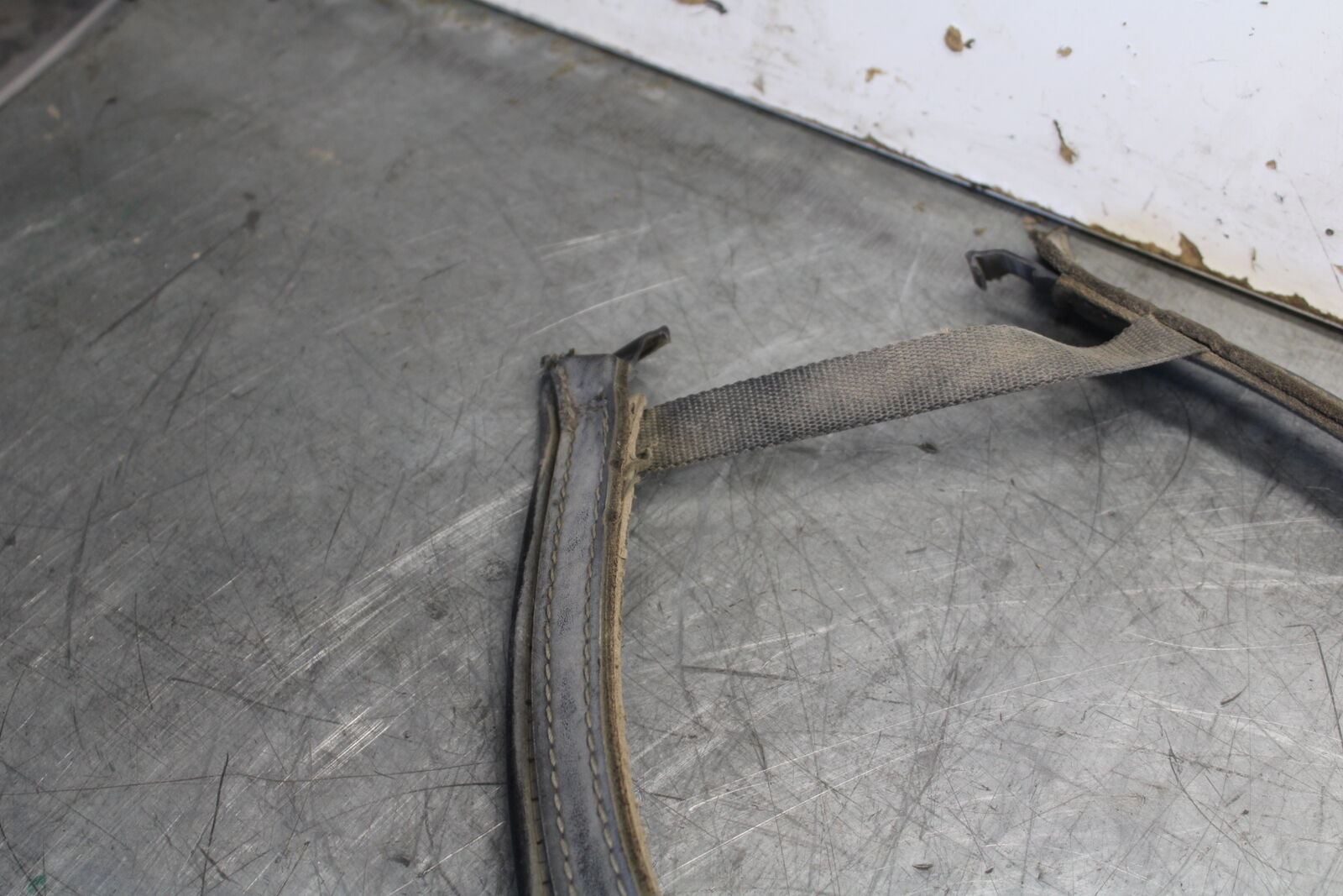 02-04 HONDA VTX1800S GAS TANK FUEL CELL BELT BB712