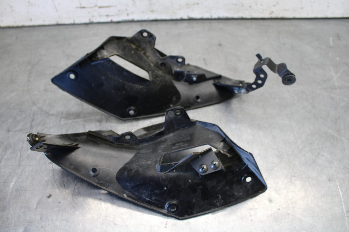 19-22 KAWASAKI Z400 RIGHT LEFT INNER FAIRINGS COWLS PANELS TRIMS BB708