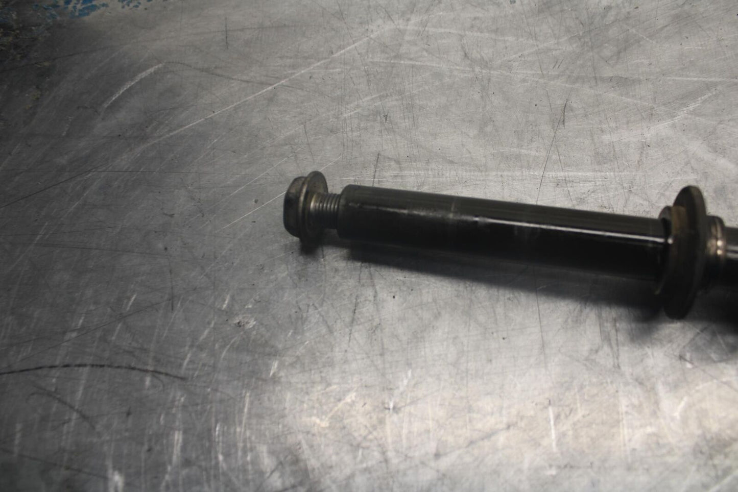 05 YAMAHA YZF R6S FRONT WHEEL RIM AXLE PIVOT BOLT BB462