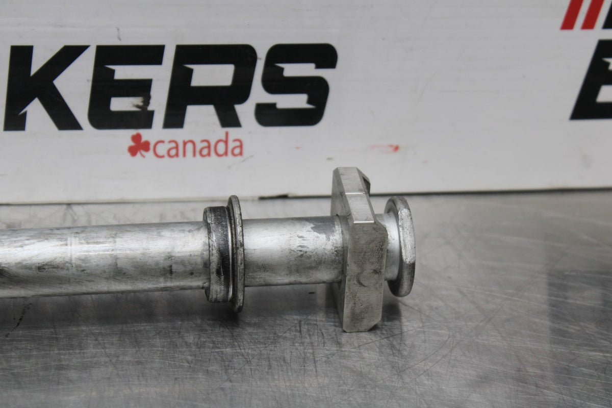 13-24 HONDA CBR600RR REAR AXLE BACK WHEEL RIM PIVOT BOLT AXEL BB772