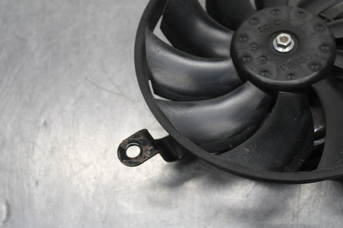 09 SUZUKI GSXR600 ENGINE RADIATOR COOLING FAN BB759