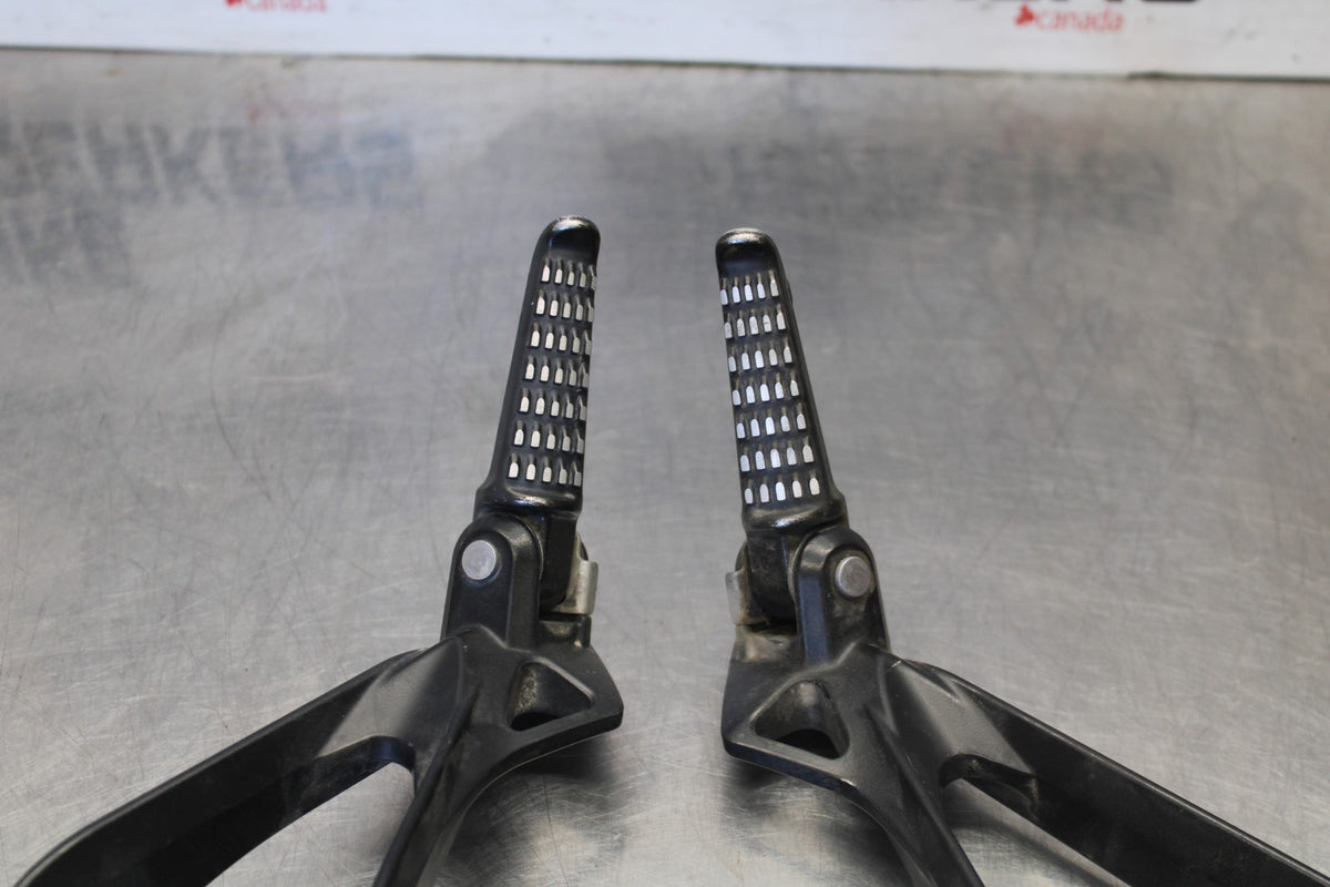 07-08 KAWASAKI NINJA ZX6R REAR BACK PASSENGER PEG SET PAIR BB937
