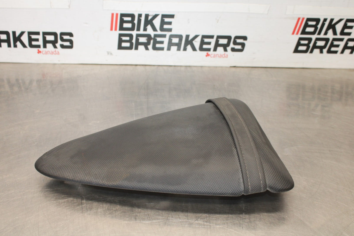 07-08 KAWASAKI NINJA ZX6R REAR BACK PASSENGER TANDEM SEAT SADDLE PILLION BB896