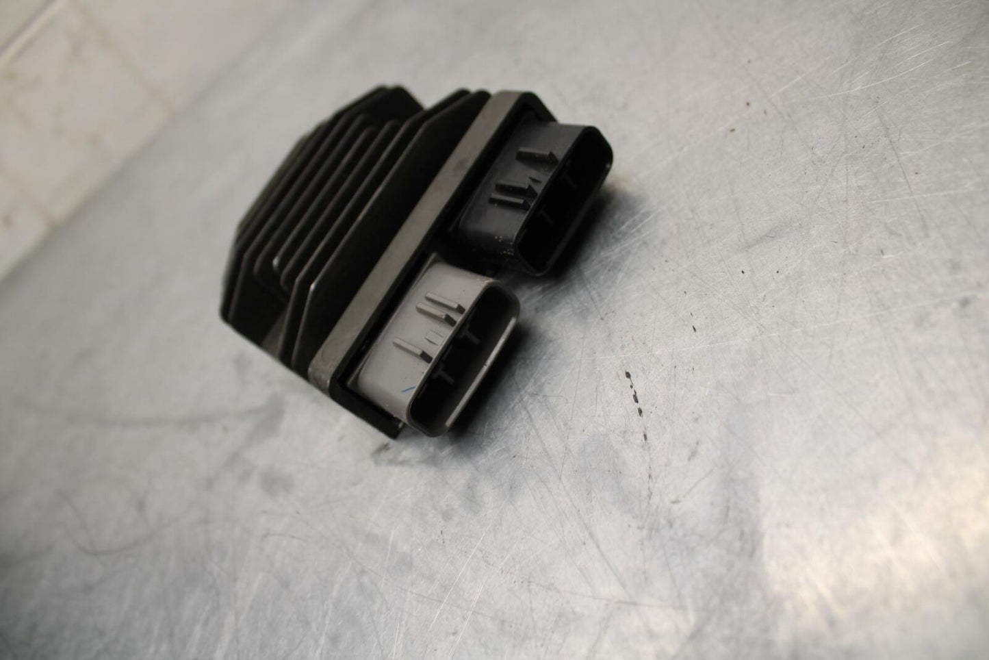 18-20 YAMAHA MT-07  MT-07 ABS RECTIFIER VOLTAGE REGULATOR BB454