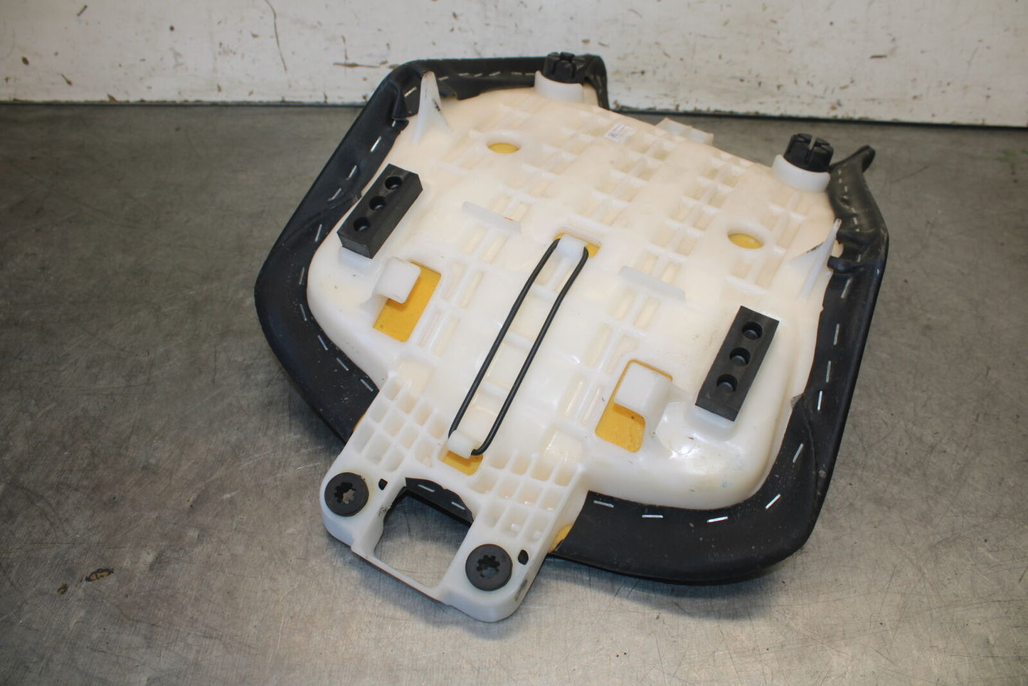 13-15 HONDA CBR500R FRONT DRIVERS SEAT PAD SADDLE PILLION 77100-MGZ-J01 BB704