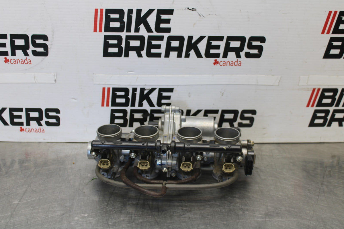 23-26 KAWASAKI NINJA ZX4RR MAIN FUEL INJECTORS / THROTTLE BODIES BB898