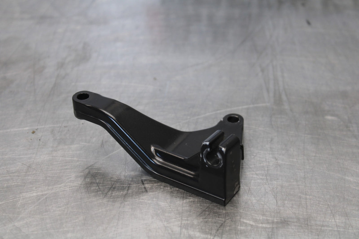08 KAWASAKI NINJA ZX10R CLUTCH CABLE HOLDER MOUNT STAY BRACKET BB902