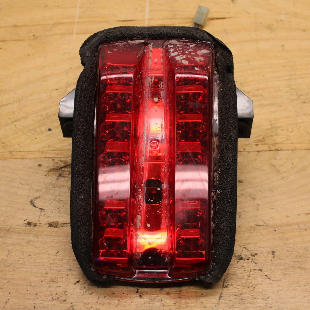 07-08 SUZUKI SV650 REAR TAIL TAILLIGHT BACK BRAKE LIGHT BB316