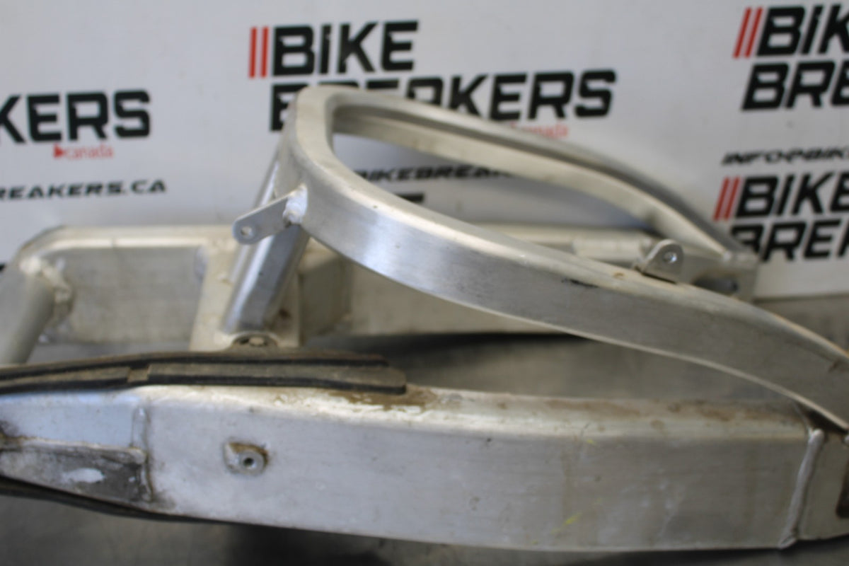 01 HONDA CBR900RR REAR SWINGARM BACK SUSPENSION SWING ARM BB00