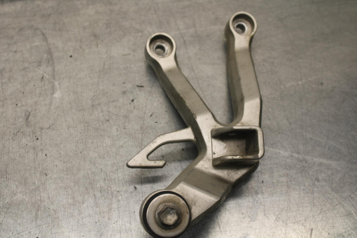2003 Suzuki SV1000S RIGHT REAR FOOT REST PEG STEP BB85