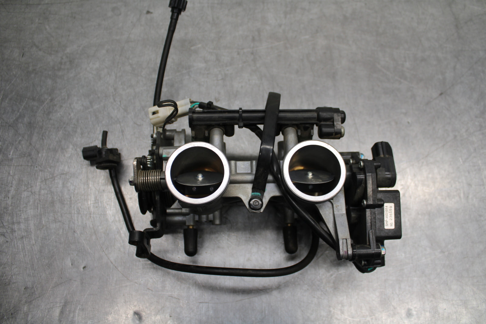 12-17 KAWASAKI NINJA 650 MAIN FUEL INJECTORS / THROTTLE BODIES BB129