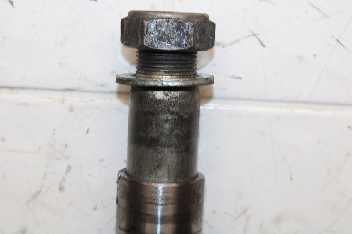 2006 Yamaha YZF R6 REAR AXLE BACK WHEEL RIM BOLT AXEL 2C0-25381-00-00 BB560