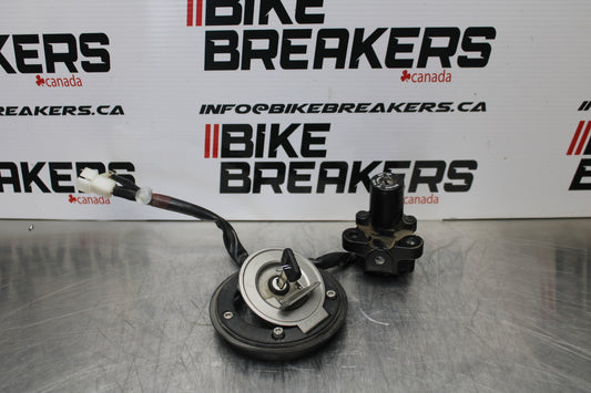 14-17 YAMAHA FZ07 IGNITION LOCK KEY SET W/ GAS CAP BB162