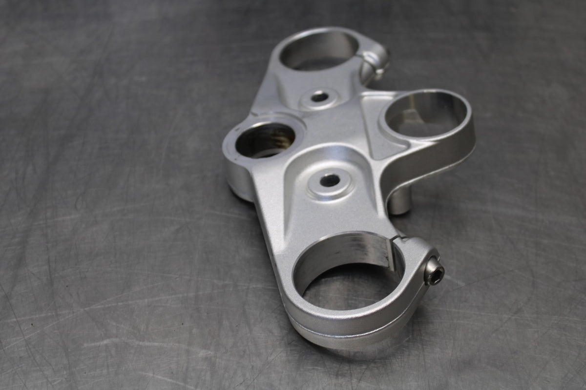 16 APRILIA TUONO V4 1100 FORKS UPPER TRIPLE TREE CLAMP BB905