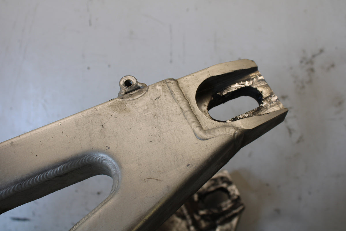 03-04 HONDA CBR600RR REAR SWINGARM BACK SUSPENSION SWING ARM BB661