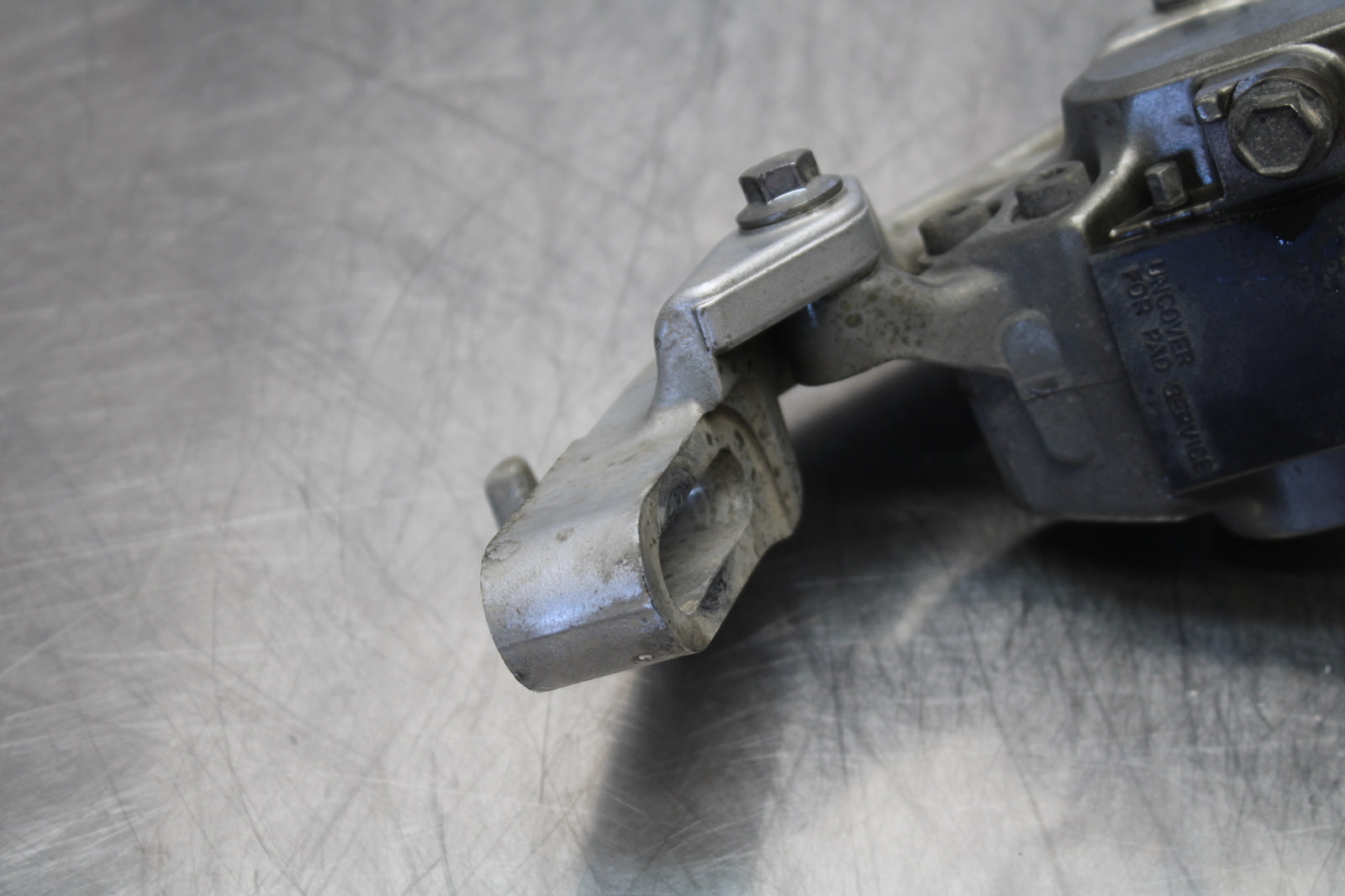04 YAMAHA ROAD STAR XV1700A REAR BACK BRAKE CALIPER W MOUNT BRACKET BB155