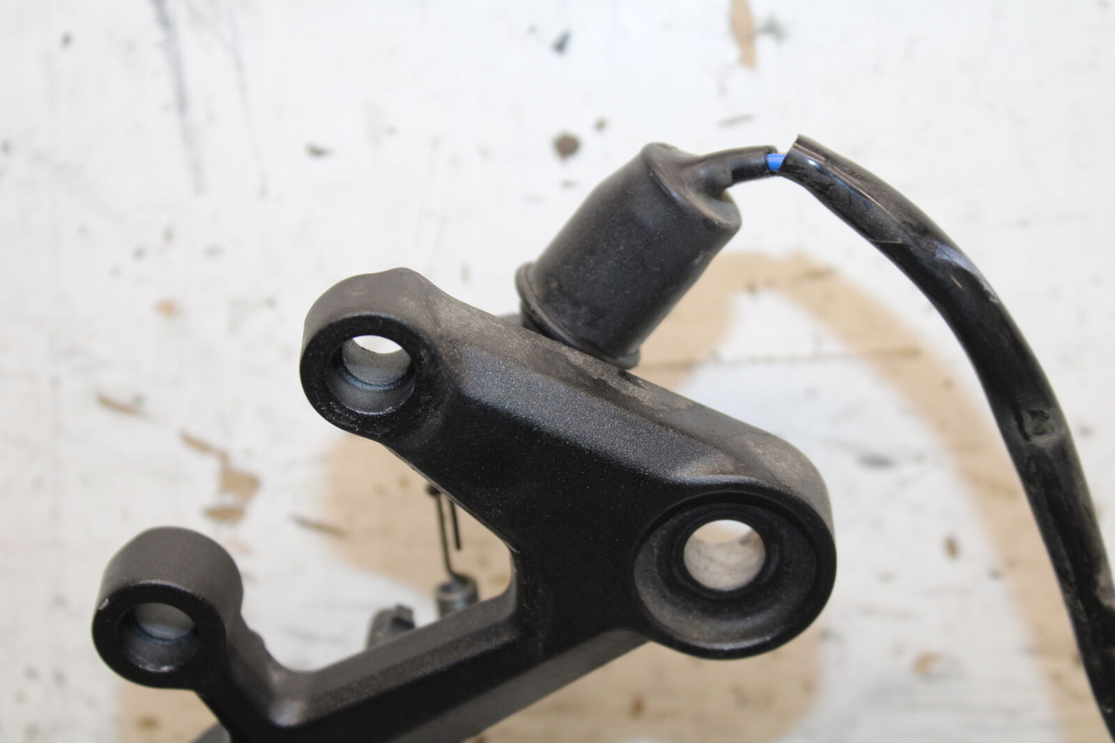 19-22 KAWASAKI Z400 RIGHT REARSET REAR SET DRIVER FOOT PEG REST STOP BB738