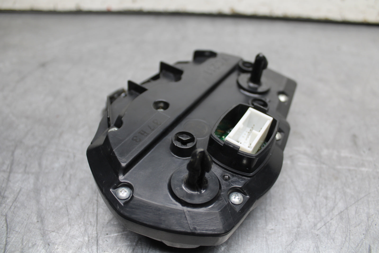 06-07 SUZUKI GSXR 600 SPEEDO TACH GAUGES CLUSTER SPEEDOMETER TACHOMETER BB243