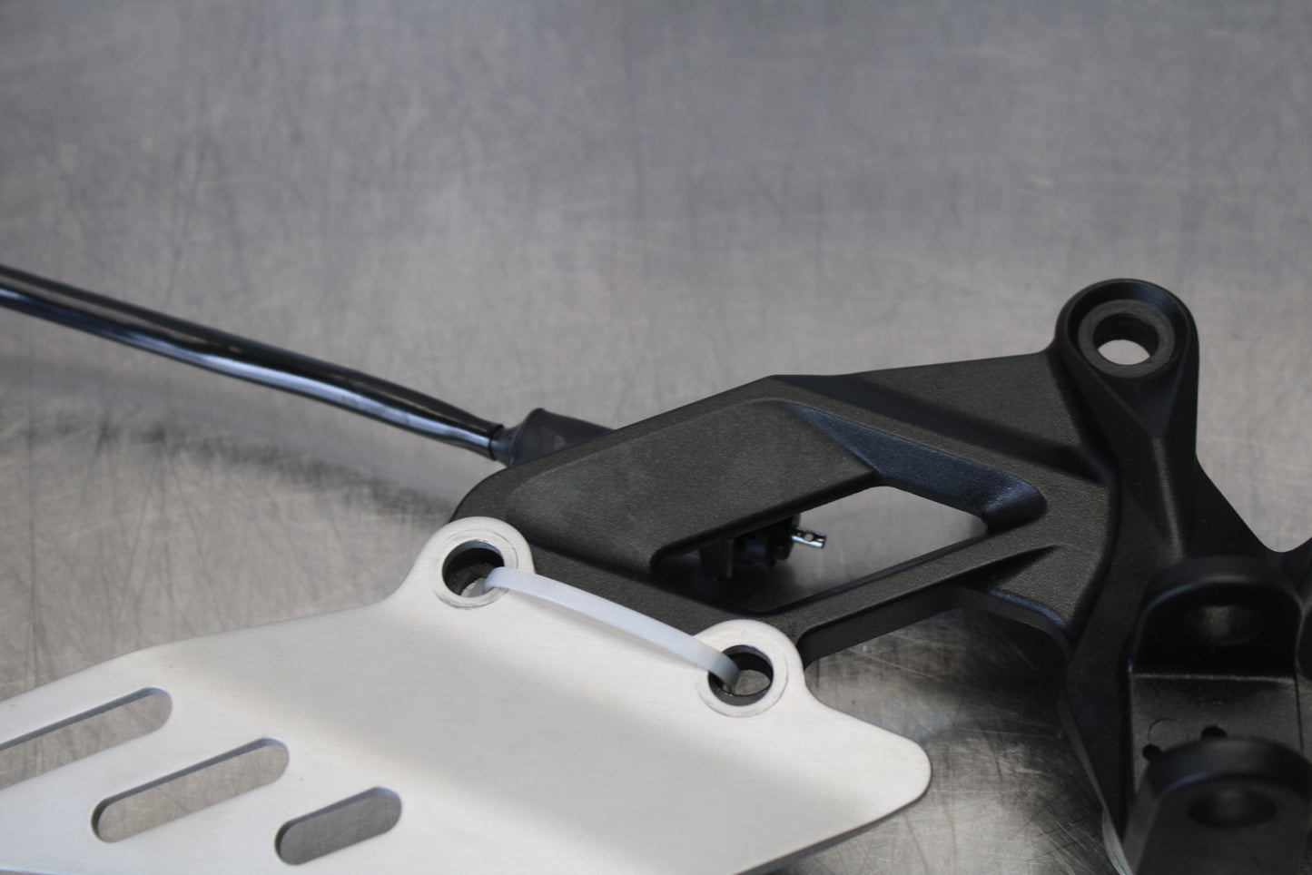 23-24 KAWASAKI NINJA ZX14R RIGHT REARSET REAR SET DRIVER FOOT PEG STOP BB169