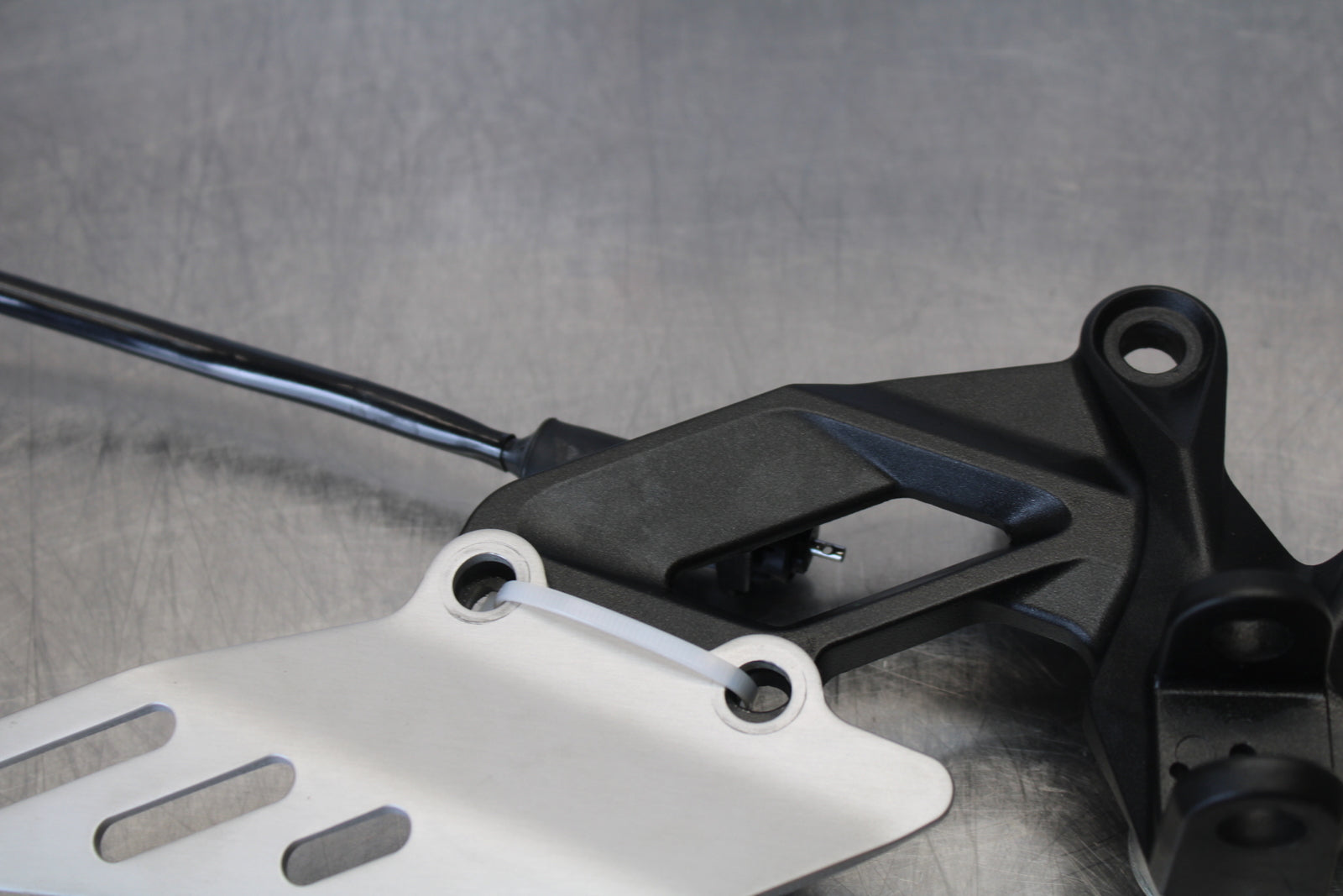 23-24 KAWASAKI NINJA ZX14R RIGHT REARSET REAR SET DRIVER FOOT PEG STOP BB169