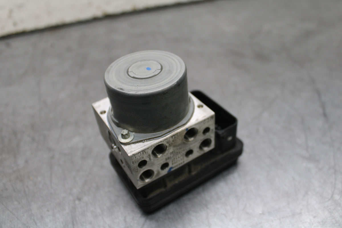 18-24 KAWASAKI NINJA 650 ABS PUMP UNIT MODULE BB725