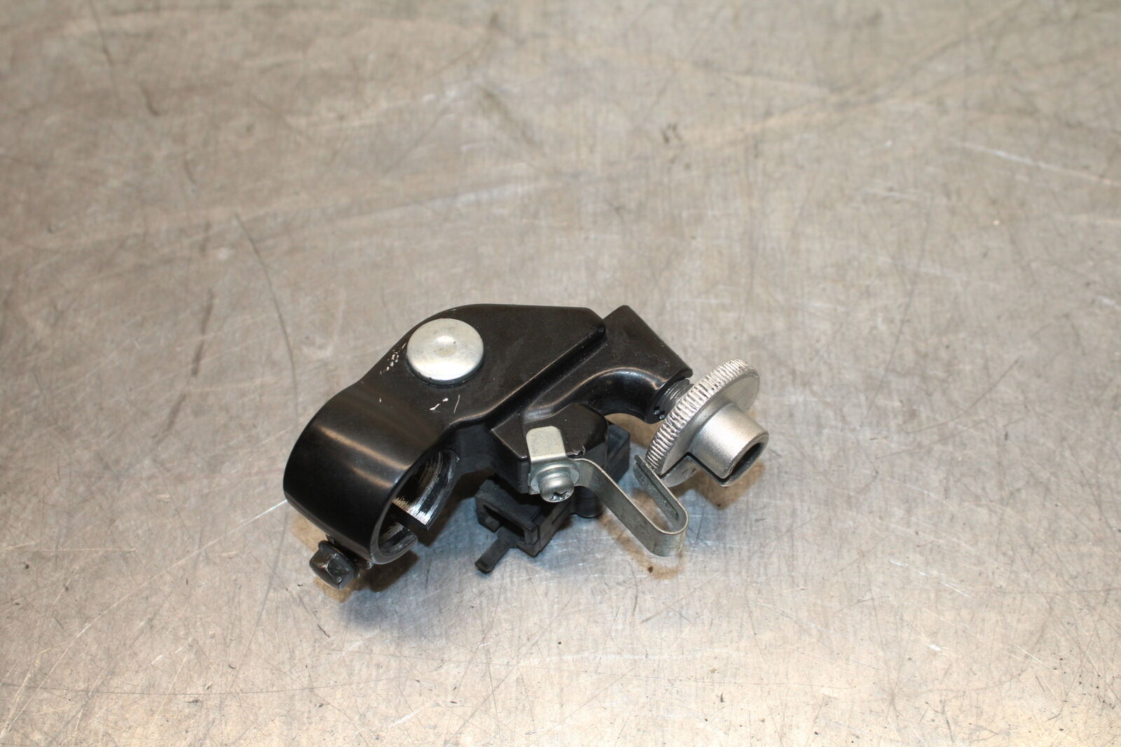 06-07 SUZUKI GSXR 600 CLUTCH LEVER PERCH MOUNT BRACKET BB737