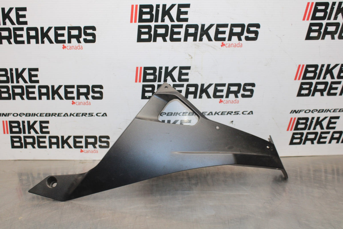 24 KAWASAKI NINJA 500 ABS RIGHT LOWER BOTTOM BELLY SIDE FAIRING COWL  BB730