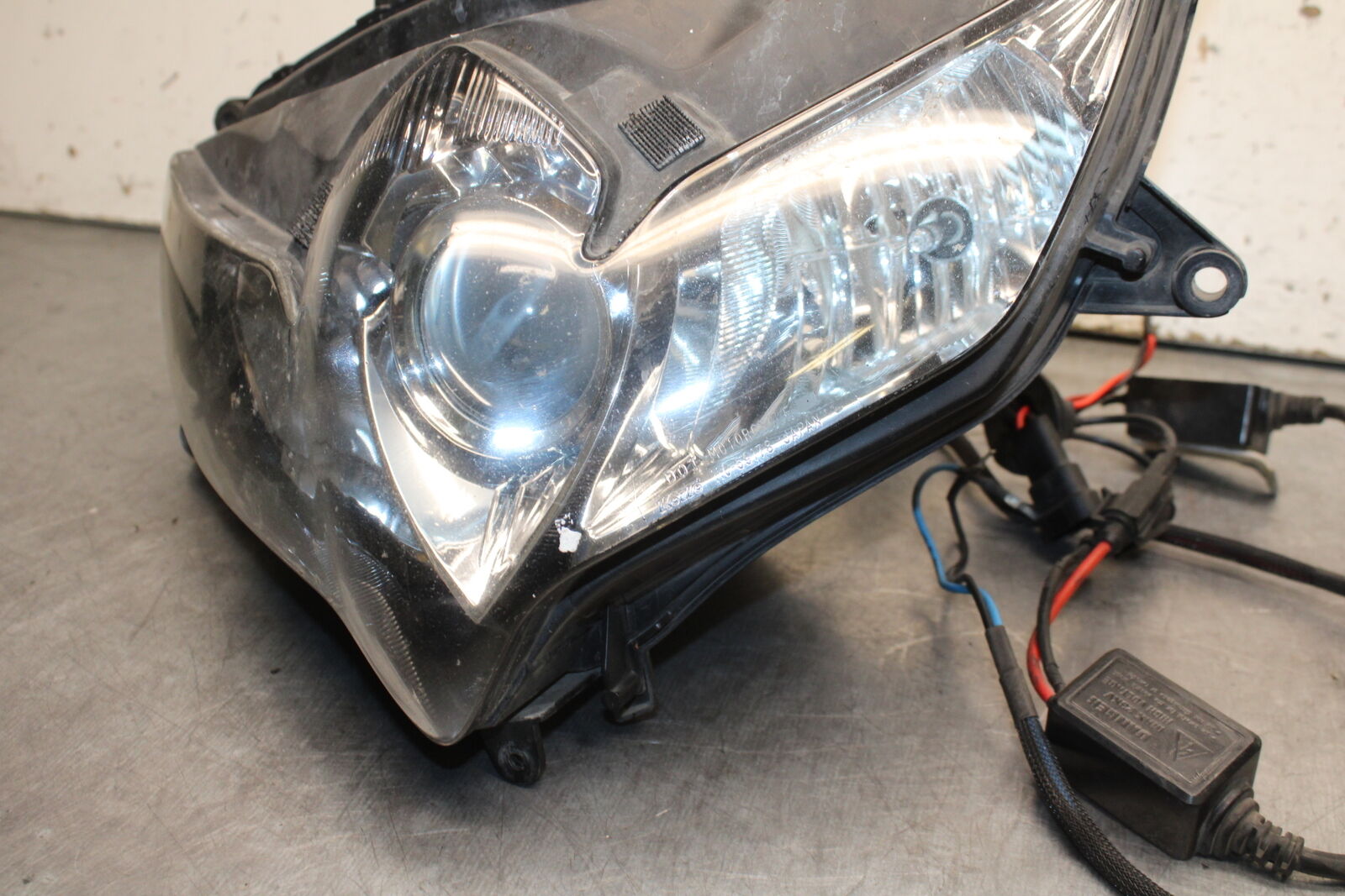 08-09 SUZUKI GSXR600 FRONT HEADLIGHT HEAD LIGHT LAMP BB728