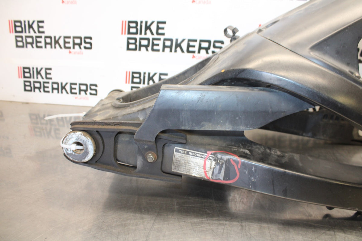 03-04 YAMAHA YZF R6 REAR SWINGARM BACK SUSPENSION SWING ARM BB890