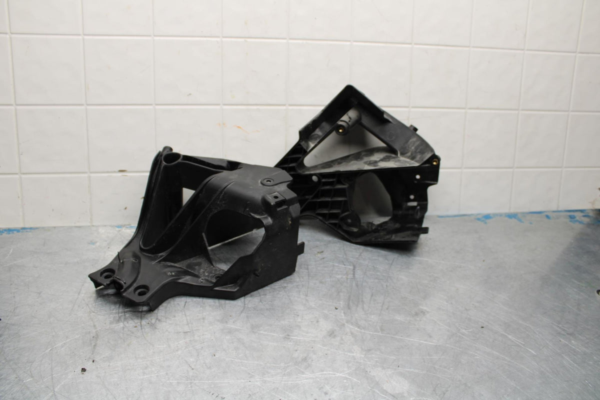 18 KTM RC 390 UPPER FAIRING MIRROR GAUGES STAY BRACKET BB442