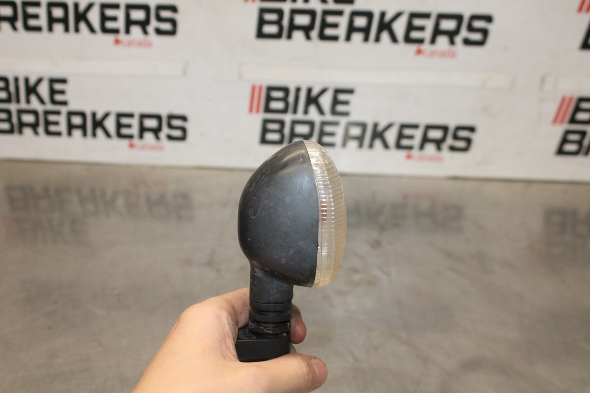 05-08 TRIUMPH SPEED TRIPLE 1050 FRONT TURN SIGNALS LIGHT INDICATORS BB933