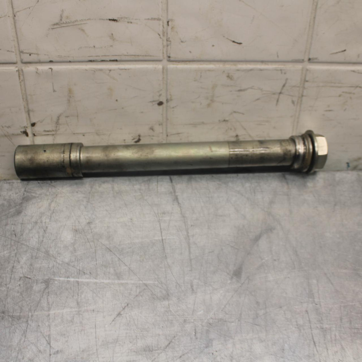 15-21 SUZUKI GSXR600 FRONT WHEEL RIM AXLE PIVOT BOLT BB460