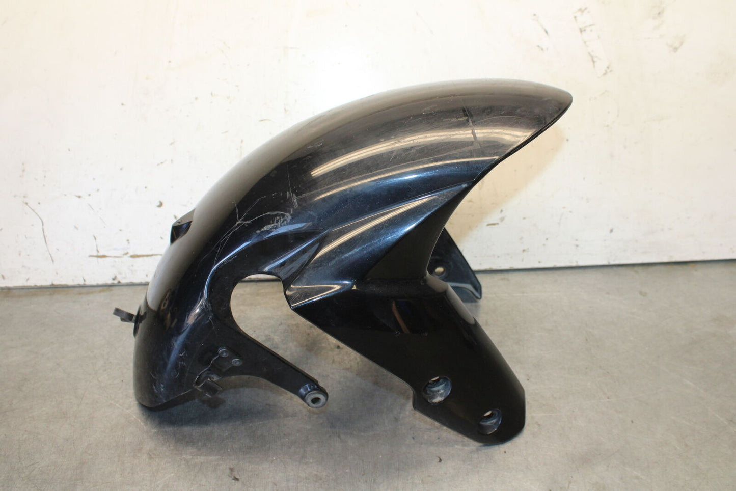 11-24 SUZUKI GSXR750 FRONT WHEEL FENDER COWL FAIRING  BB687