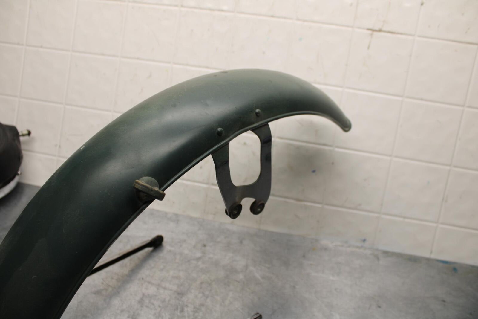 1977 Honda CB550K --- FRONT WHEEL FENDER COWL FAIRING 61100-390-671 BB592