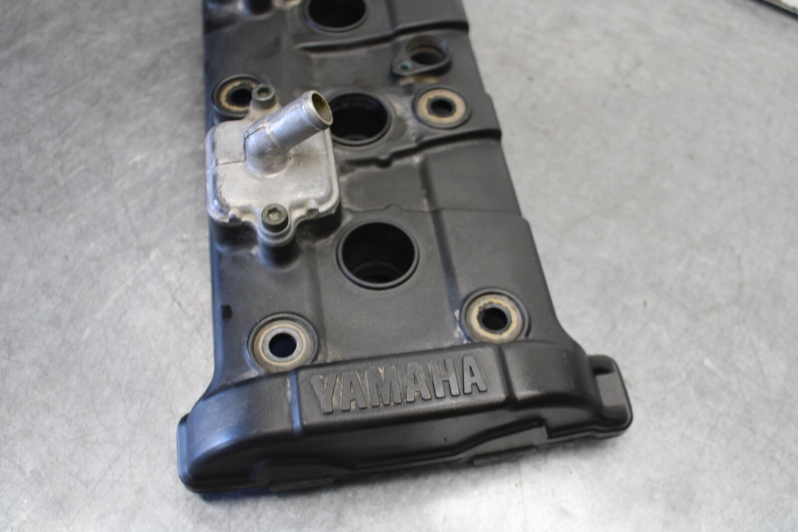 08-09 YAMAHA YZF R6S VALVE COVER  BB690