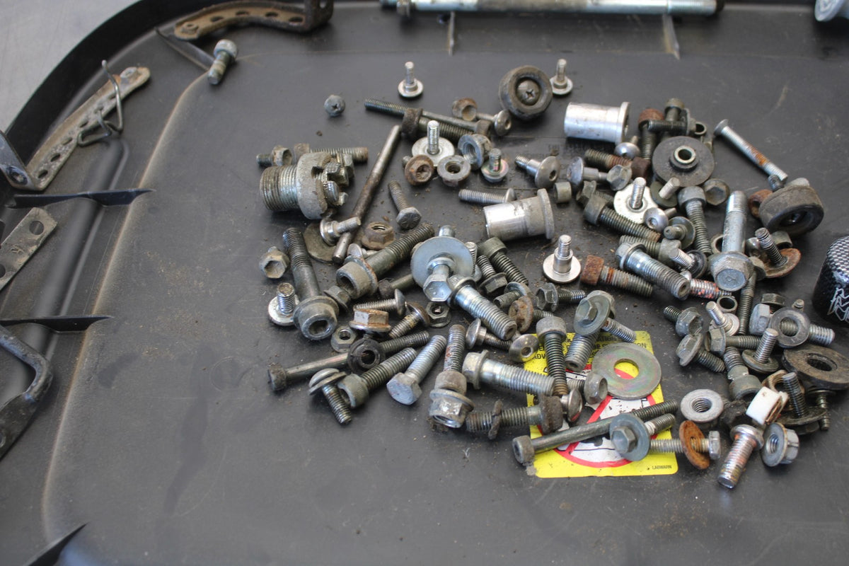 97-00 SUZUKI GSXR600 SRAD MOUNTING BOLTS HARDWARE SCREWS BB921